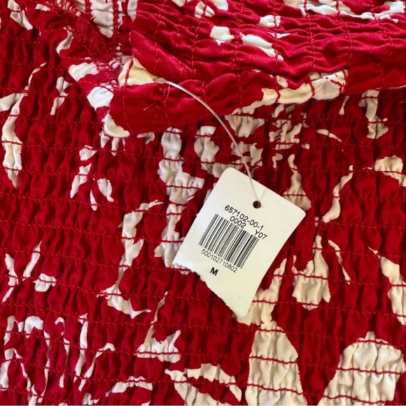 Old Navy Floral Red White Smocked Fitted Ruffle Tank Top M NWT - Picture 3 of 7
